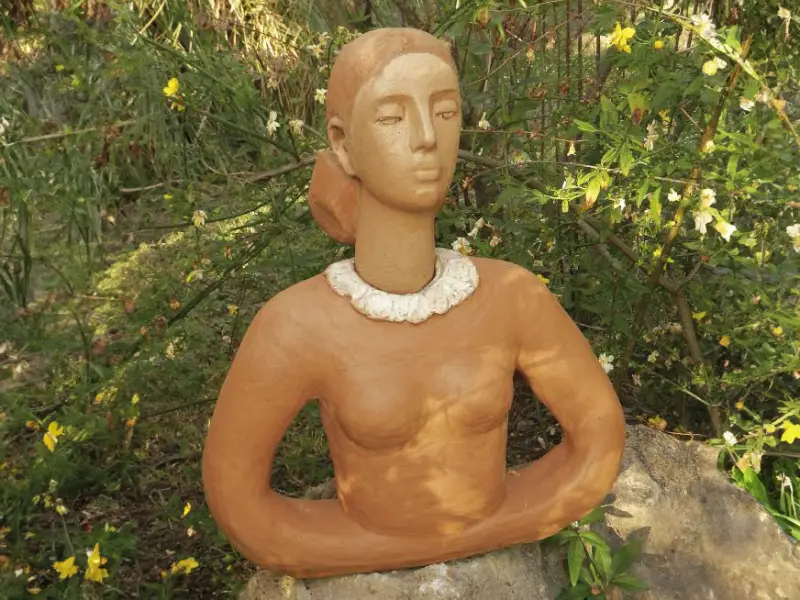 Busto, 2001